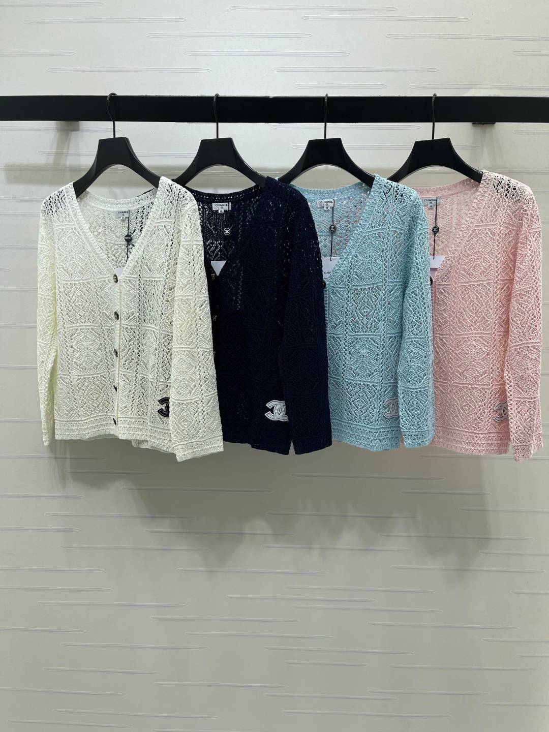 CHANEL シャネル ニットカーディガン Vネック 長袖 ホワイト