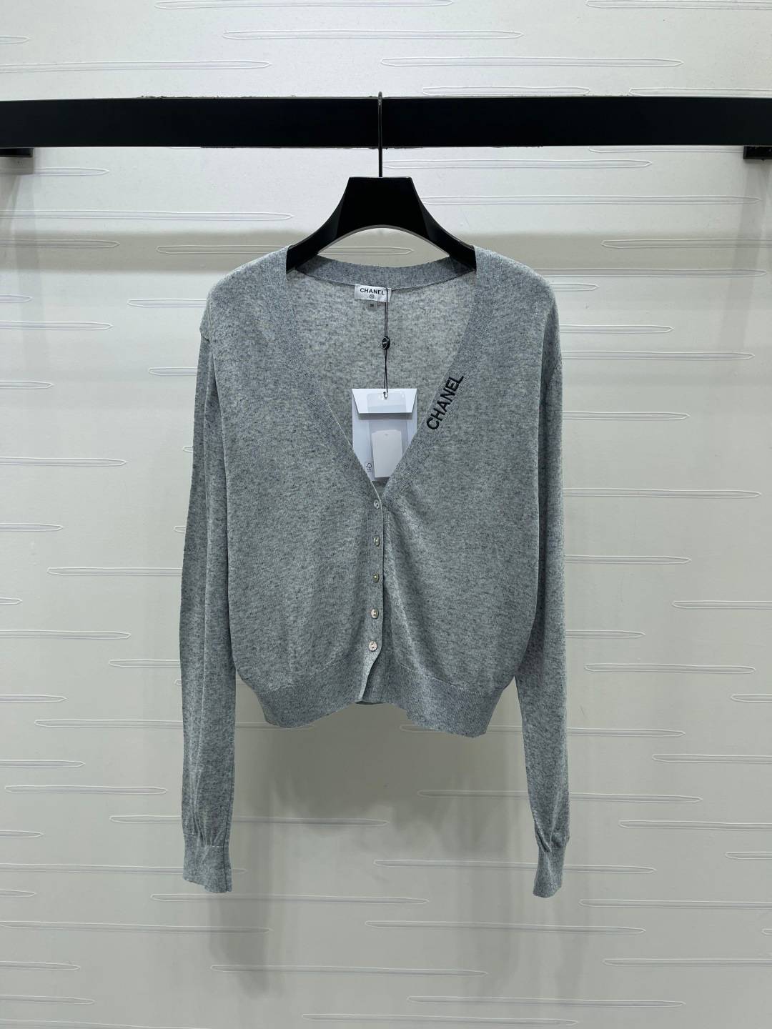 CHANEL シャネル ニットカーディガン Vネック ボタン グレー