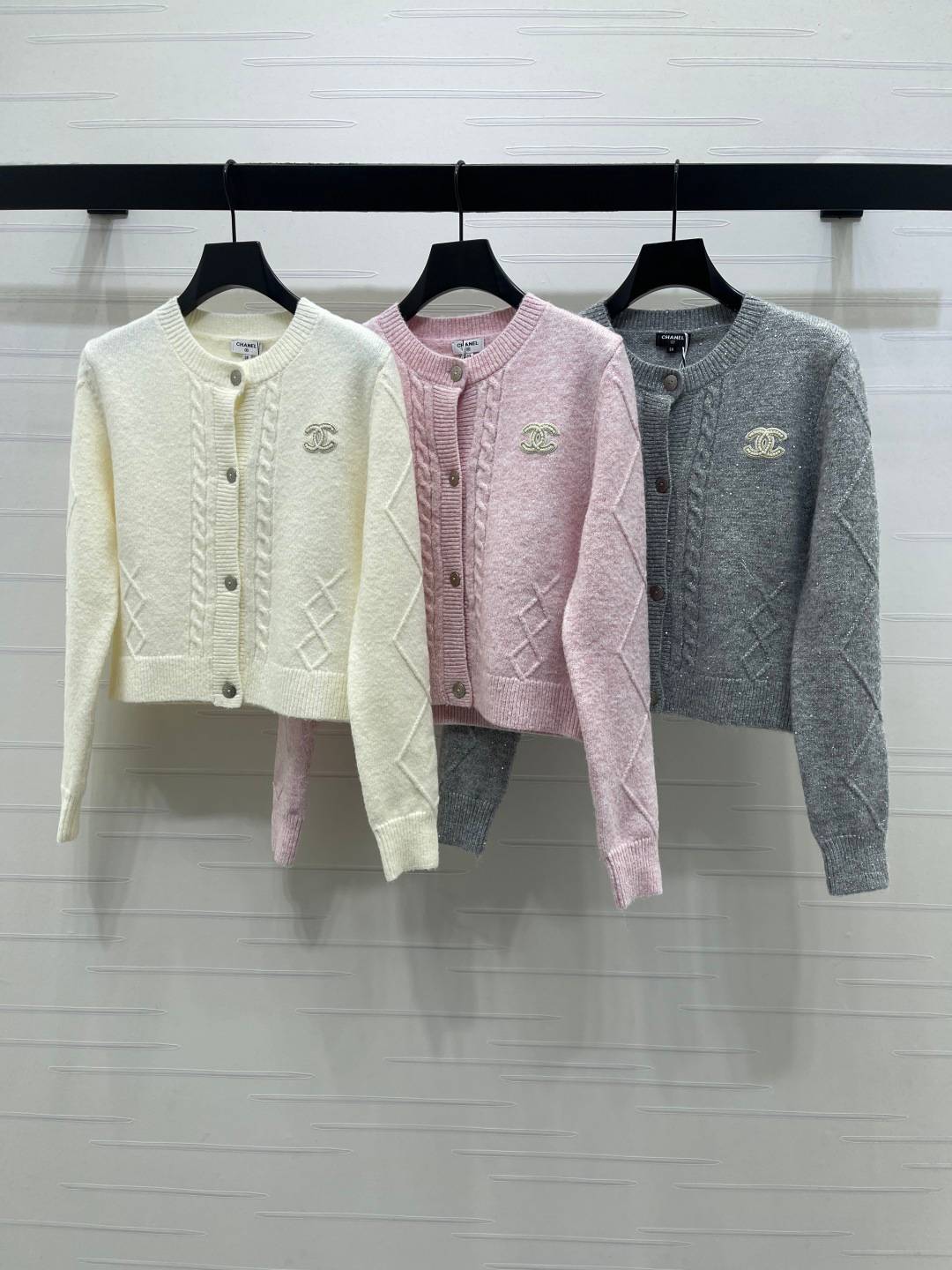 CHANEL シャネル ニットカーディガン 長袖 クルーネック ホワイト
