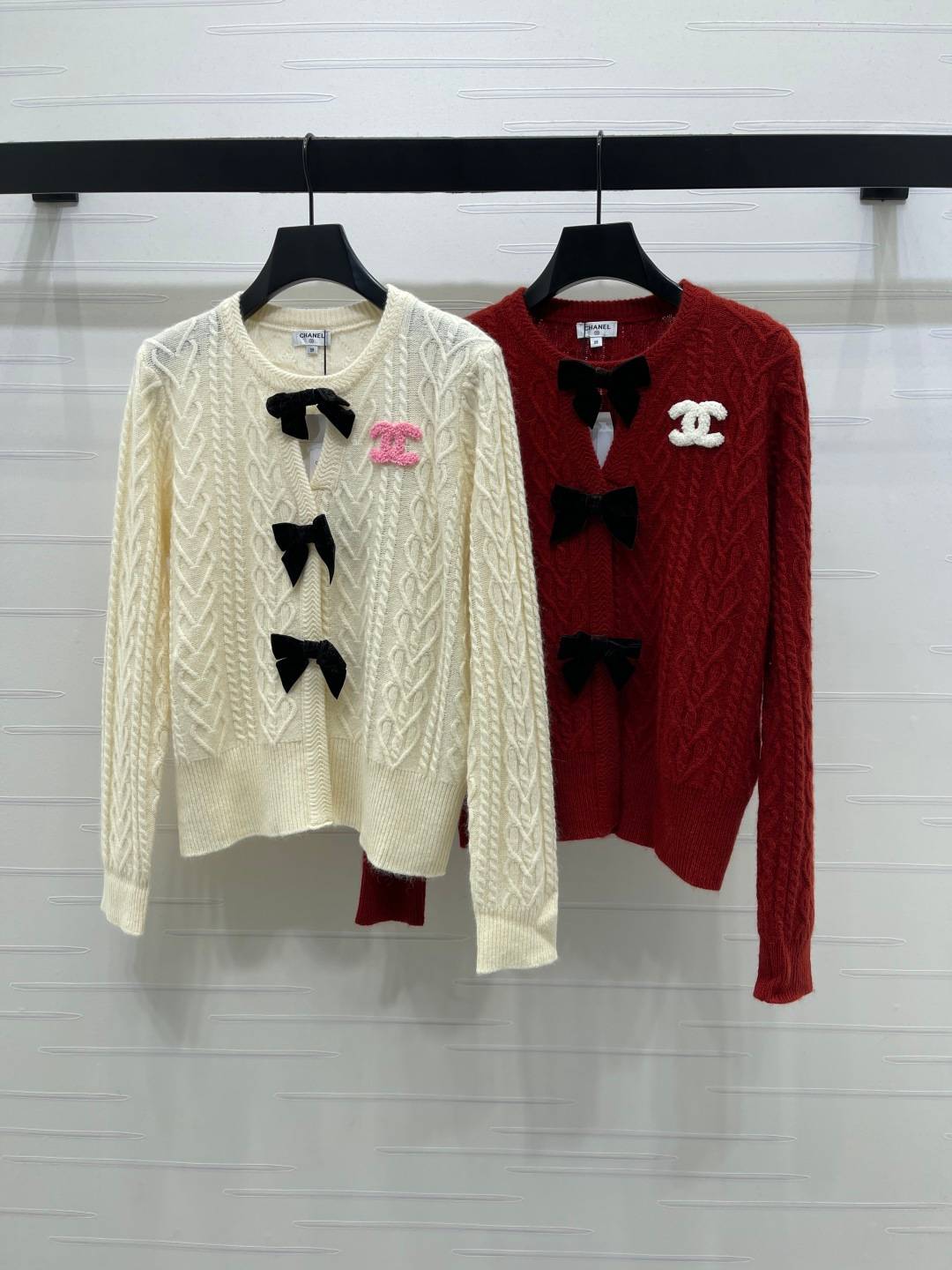 CHANEL シャネル ニットカーディガン 長袖 Vネック ボタン レディース ホワイト
