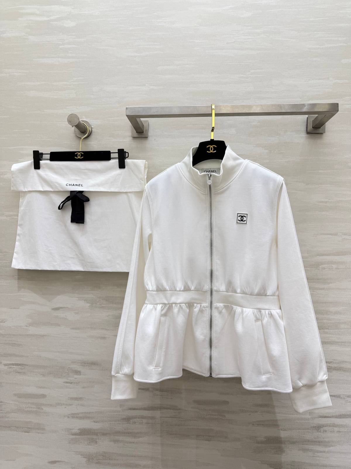 CHANEL シャネル ブルゾン ロゴ レディース ホワイト