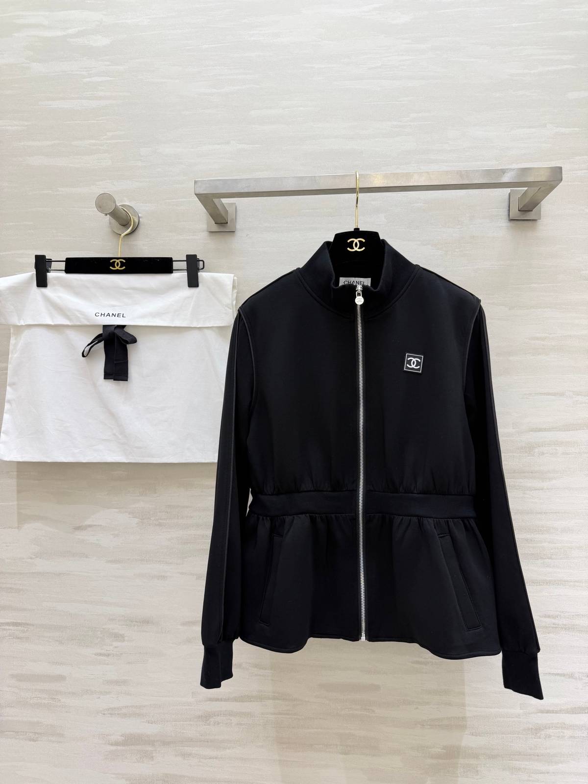 CHANEL シャネル ファッション ロゴ ジップアップ ブラック