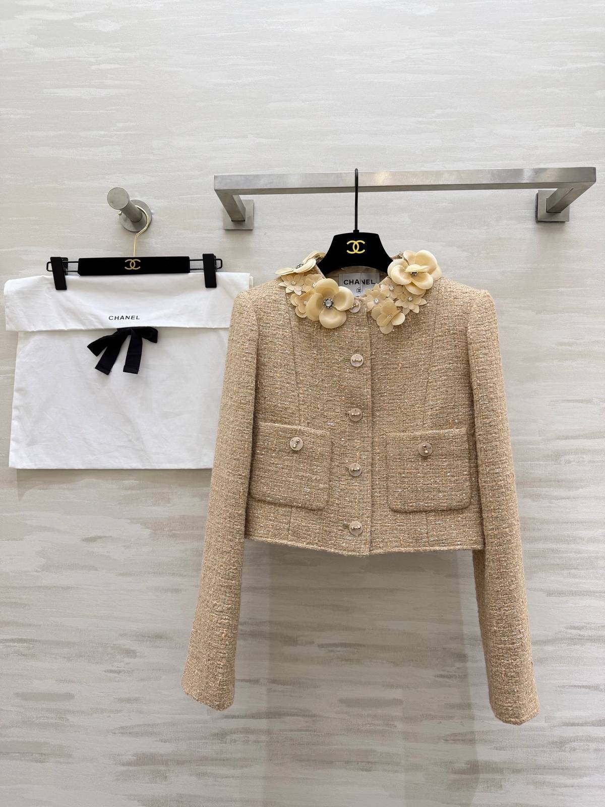 CHANEL シャネル ツイードジャケット レディース ノーカラー ショート丈 ベージュ