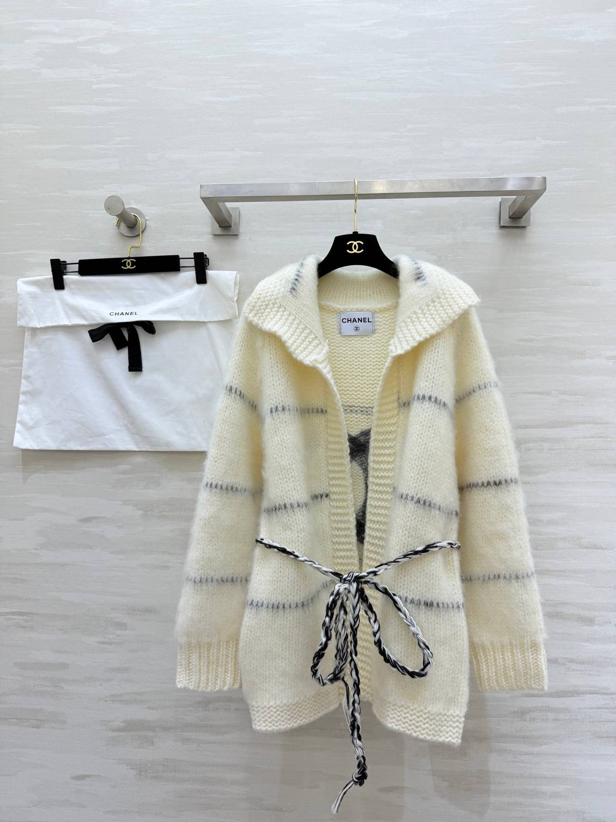 CHANEL シャネル ニットカーディガン ロゴ レディース ベージュ