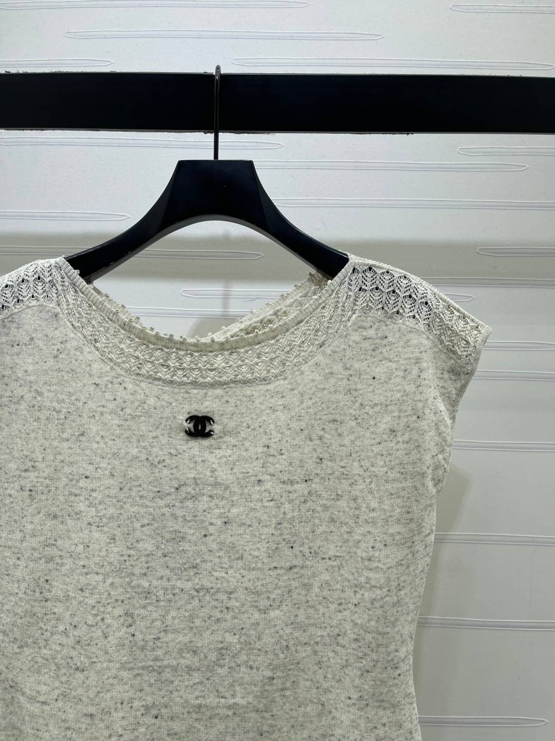CHANEL シャネル ジレ クルーネック ロゴ ブラック ベージュ