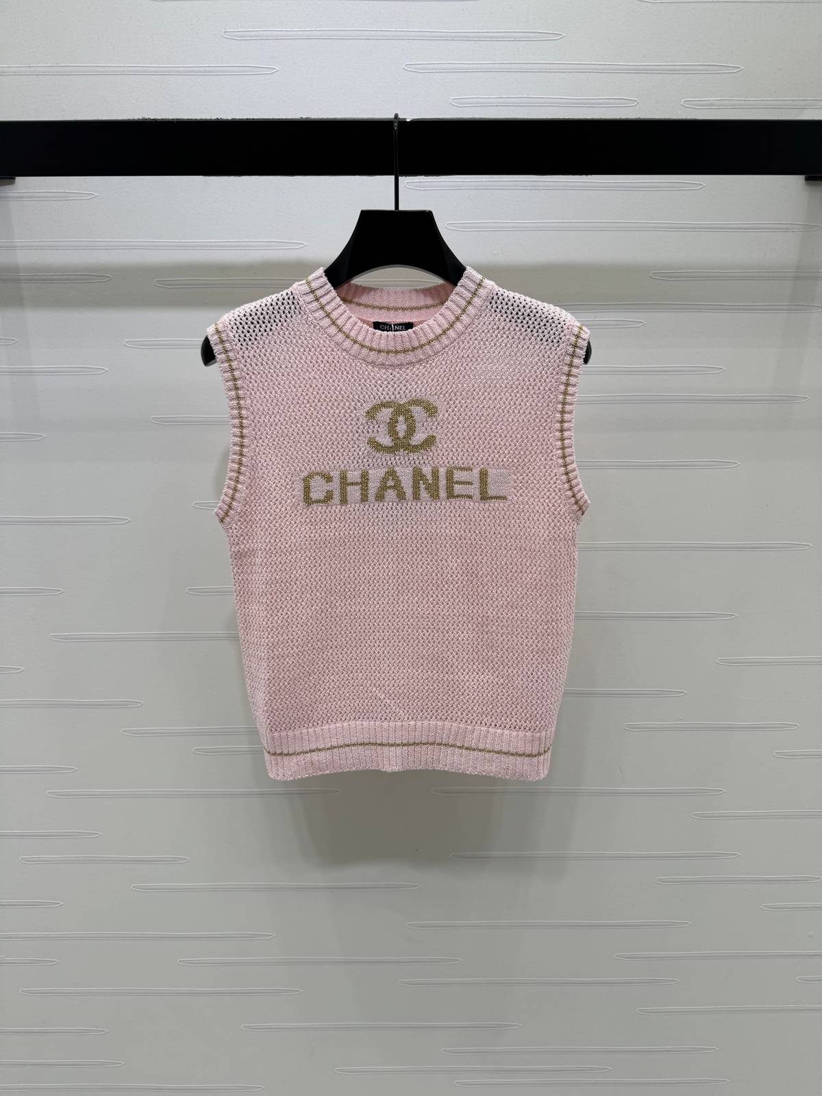 CHANEL シャネル ノースリーブトップス クルーネック ロゴ ベージュ