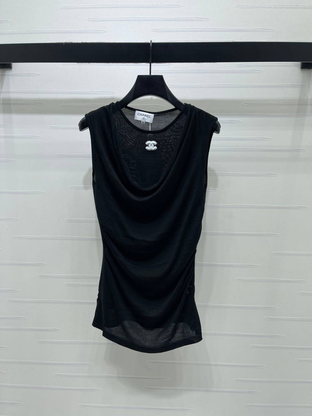 CHANEL シャネル ノースリーブトップス ロゴ ブラック