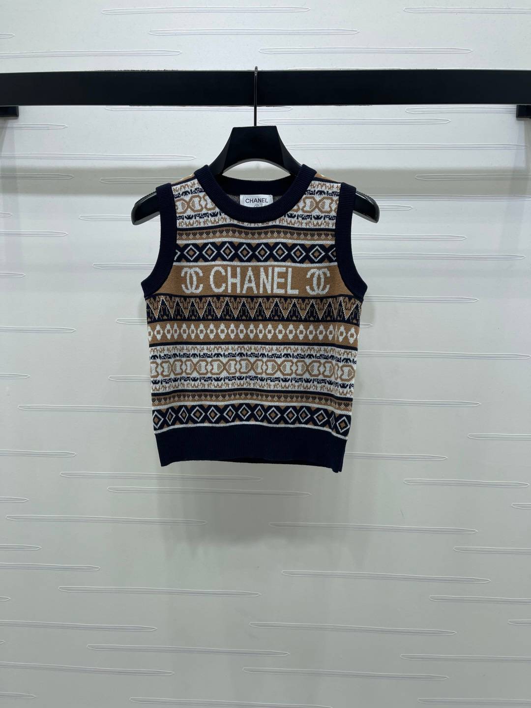 CHANEL シャネル ベスト クルーネック ロゴ レディース ブラウン