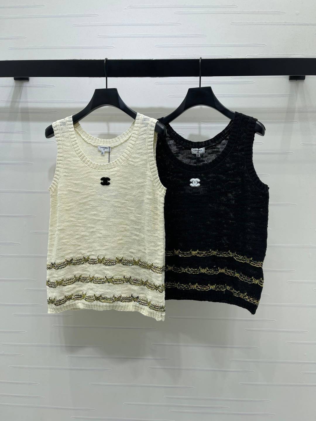 CHANEL シャネル ジレ クルーネック ロゴ ブラック ベージュ
