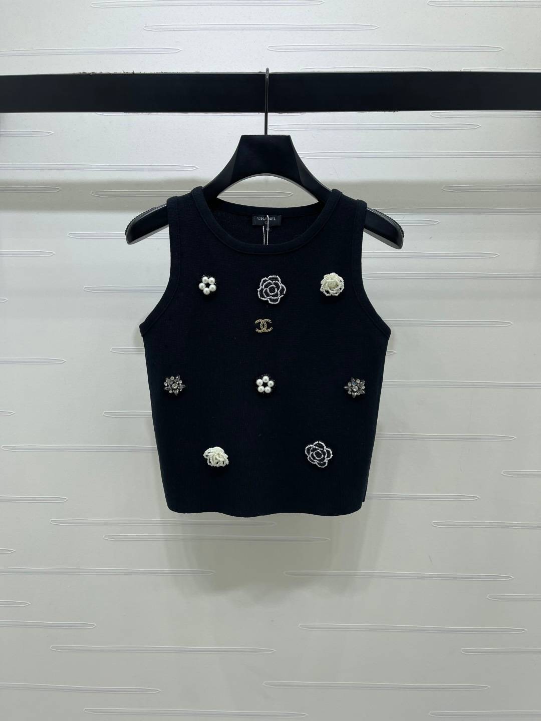 CHANEL シャネル ノースリーブトップス 山茶花 レディース ブラック