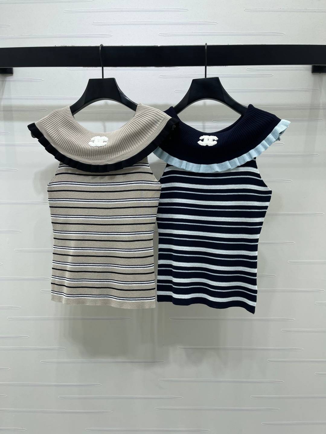 CHANEL シャネル ノースリーブトップス ロゴ ショート丈 グレー ネイビー