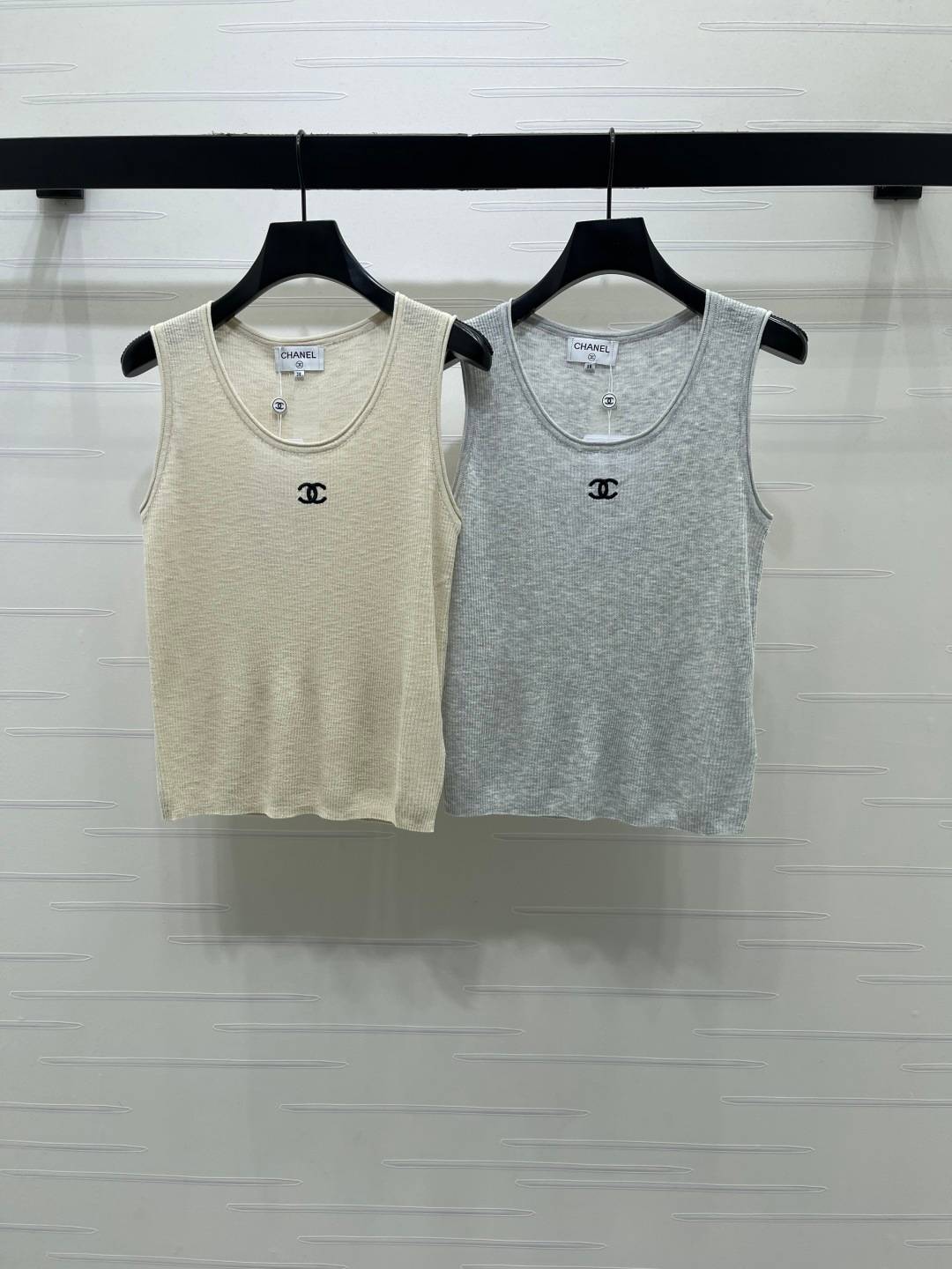 CHANEL シャネル ベスト クルーネック ロゴ ブラック ベージュ