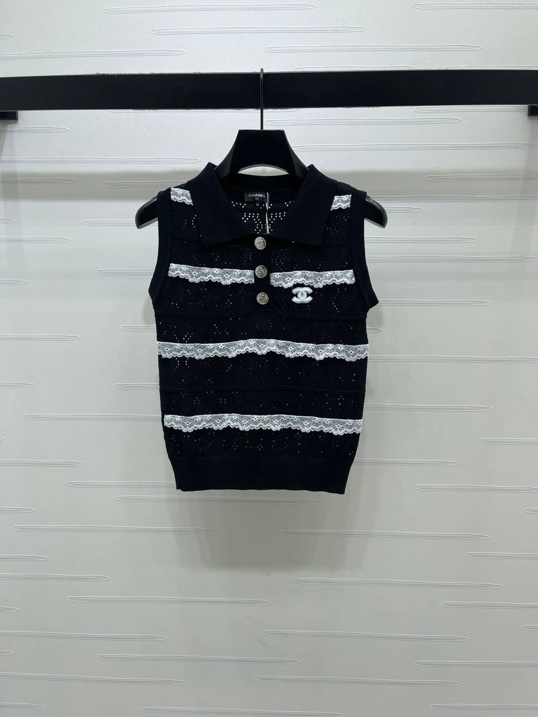 CHANEL シャネル ベスト Vネック 前開き ロゴ ブラック