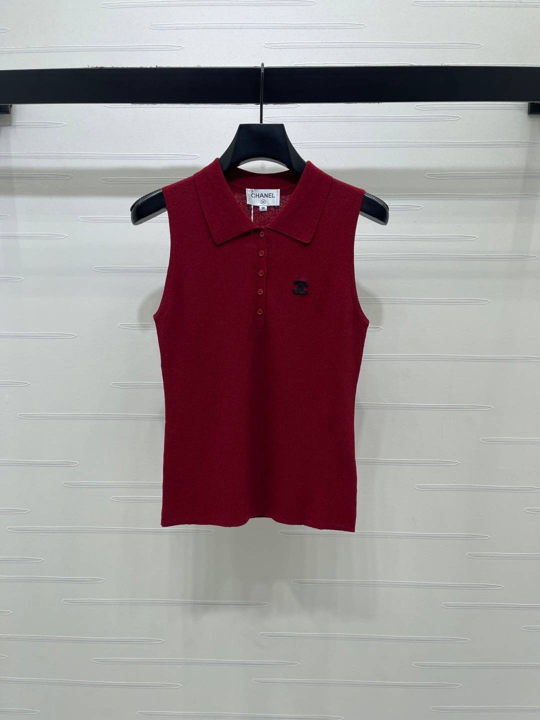 CHANEL シャネル ノースリーブトップス ロゴ 前開き レッド