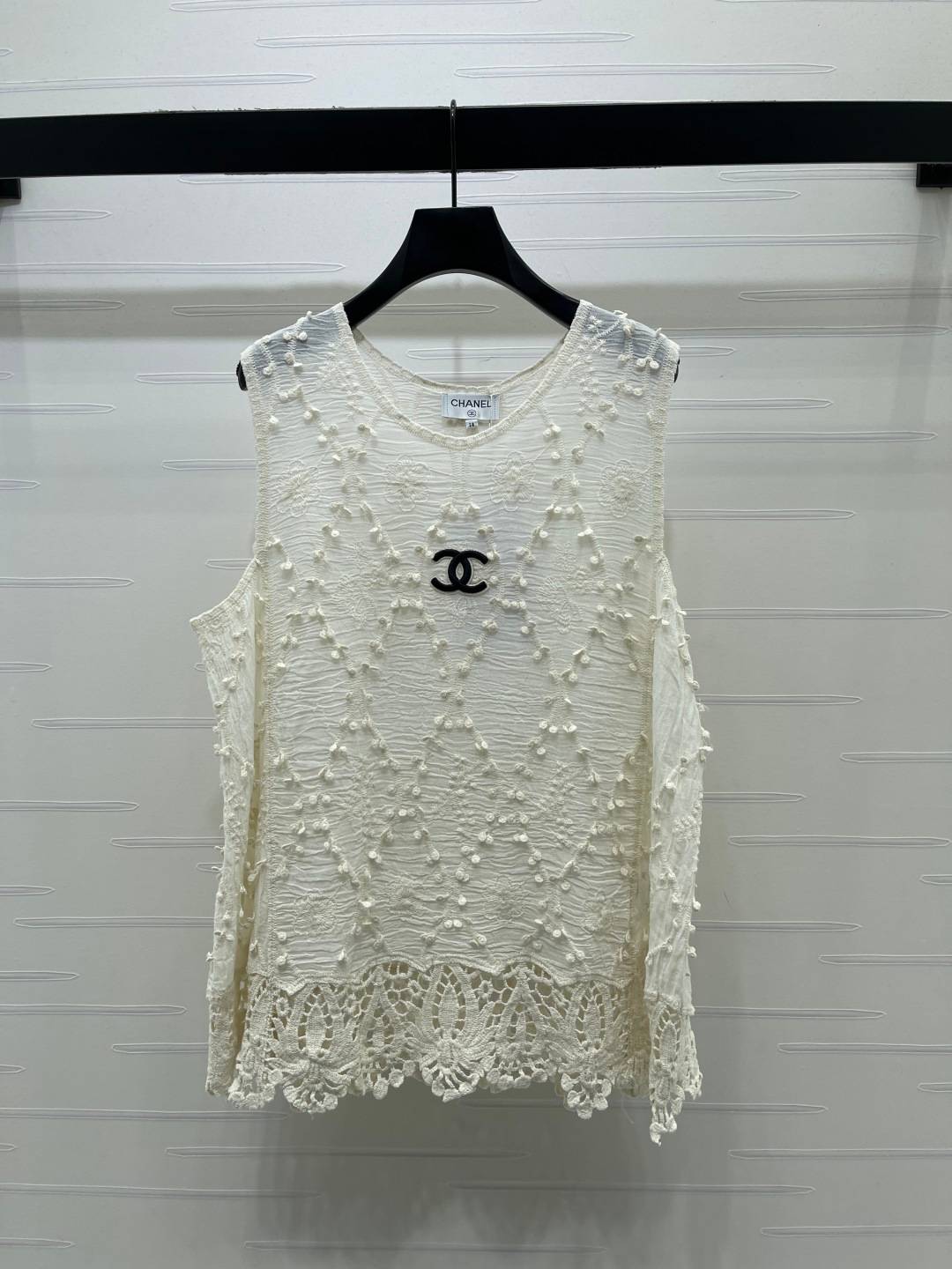 CHANEL シャネル ベスト クルーネック ロゴ レディース オフホワイト