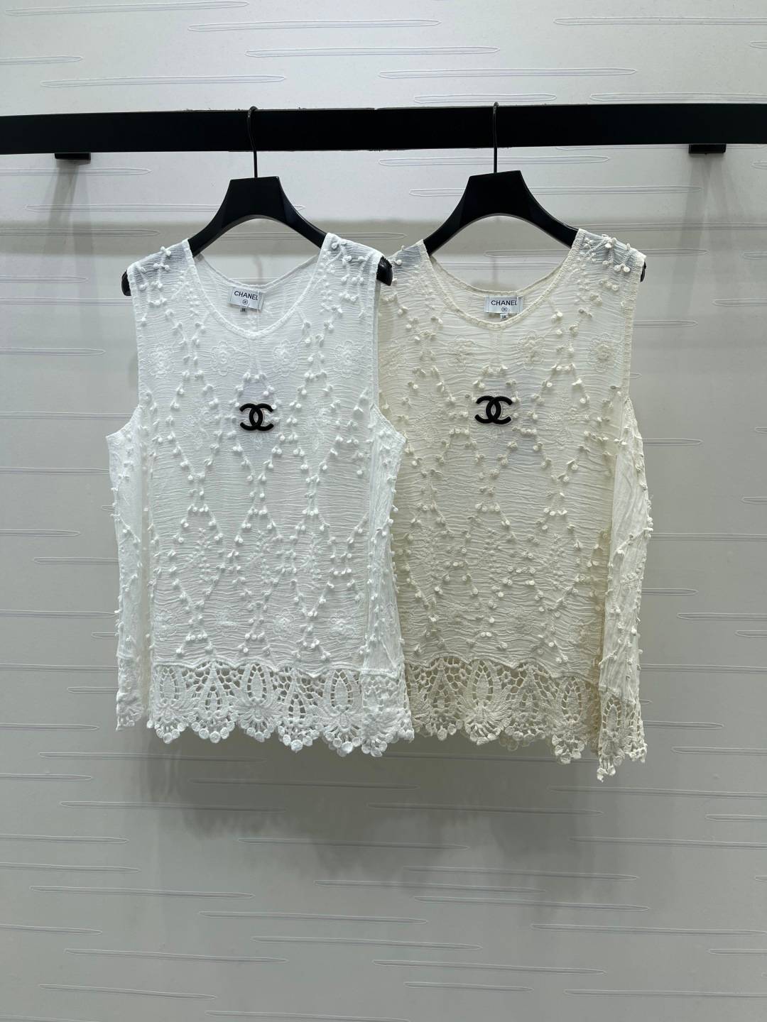 CHANEL シャネル ベスト ロゴ クルーネック ホワイト