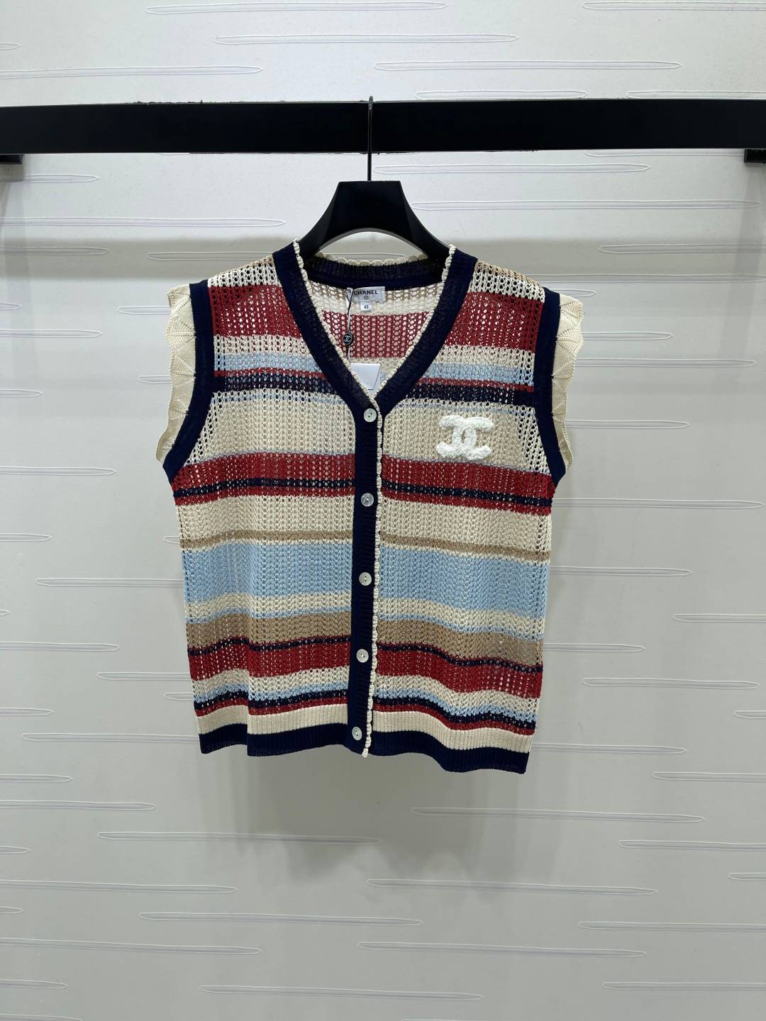 CHANEL シャネル ベスト Vネック ロゴ カラフル