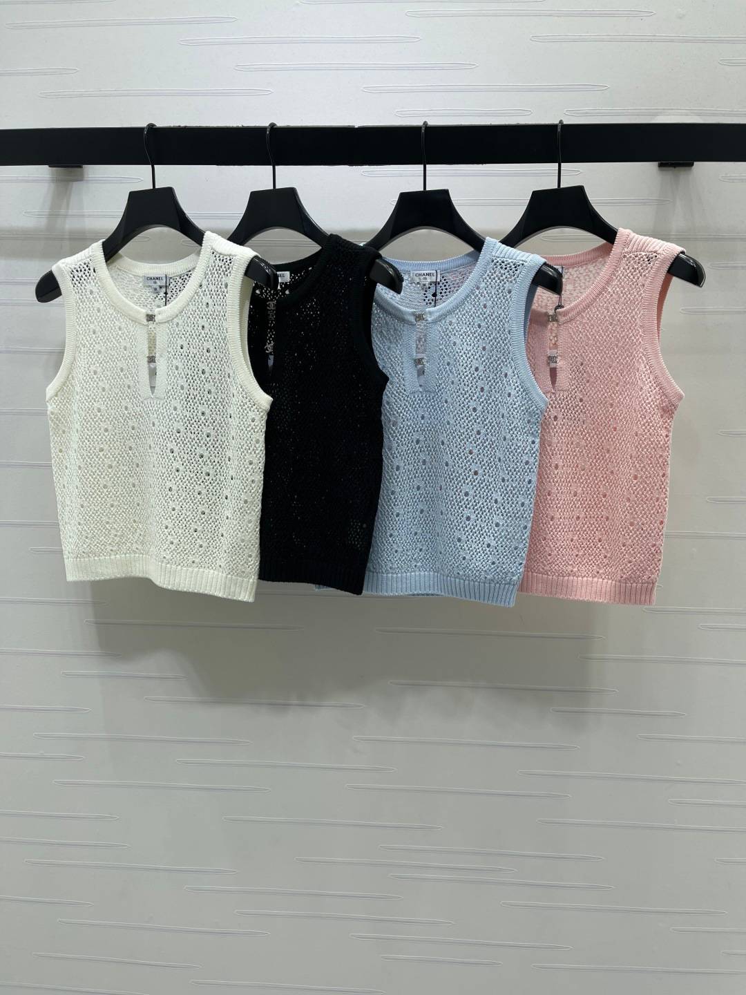 CHANEL シャネル ベスト ロゴ レディース ブラック ホワイト ピンク ベージュ