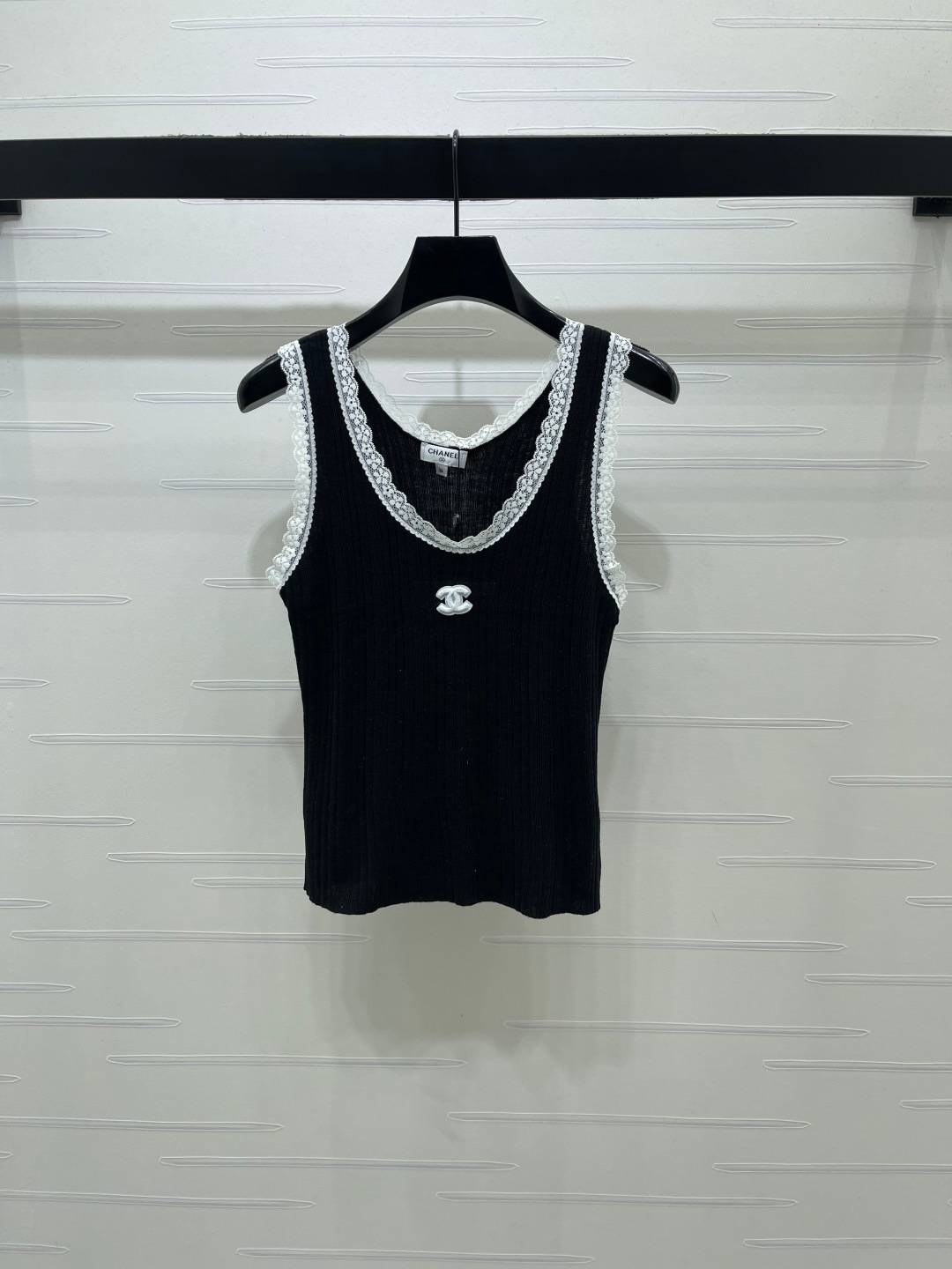 CHANEL シャネル ノースリーブトップス Vネック レディース レース ブラック