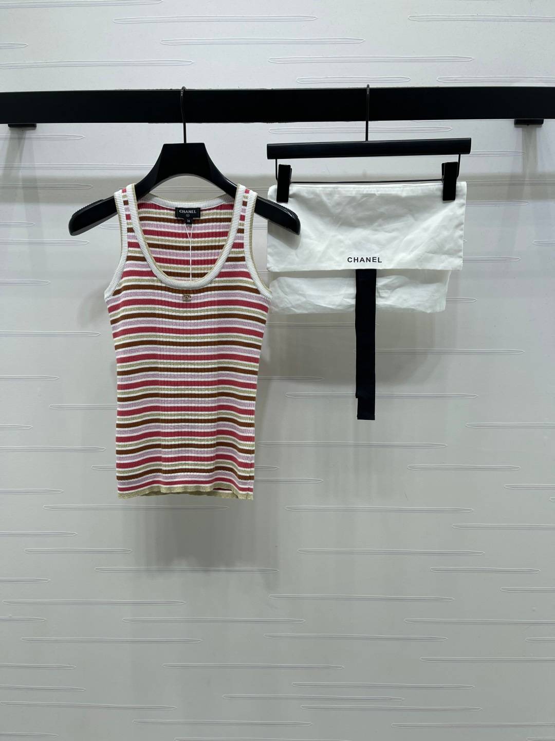 CHANEL シャネル ベスト 前開き ショート丈 レディース 赤白