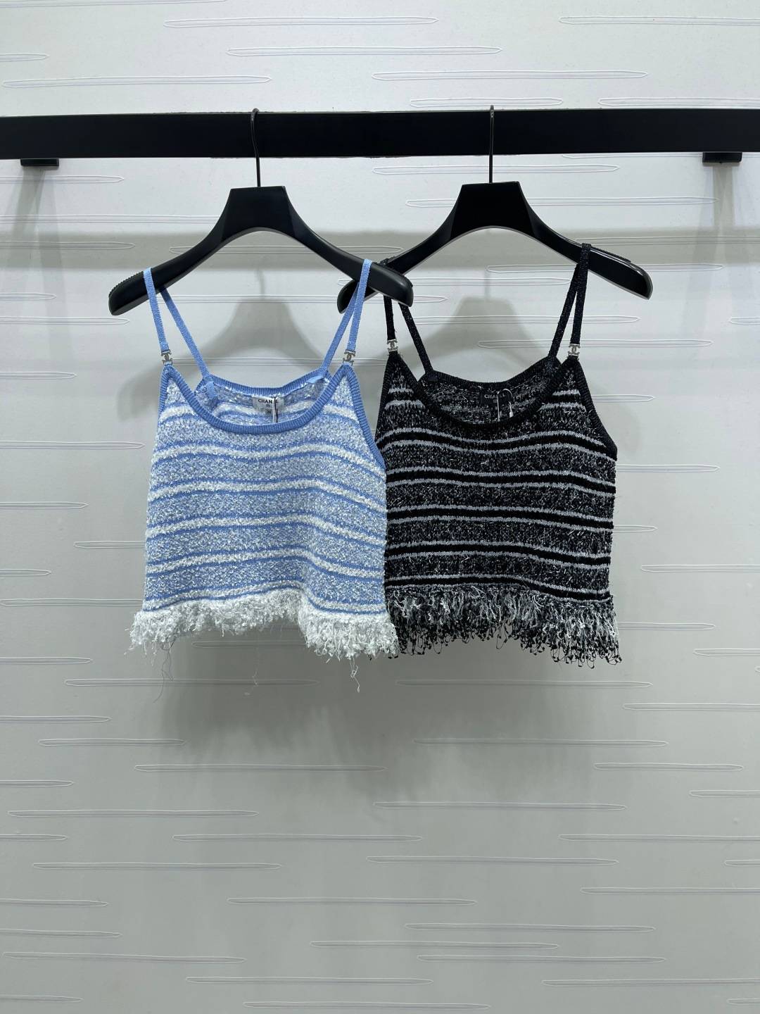 CHANEL シャネル ノースリーブトップス ショート丈 ブルー