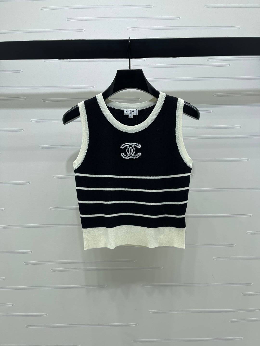 CHANEL シャネル ノースリーブトップス ロゴ レディース ブラック