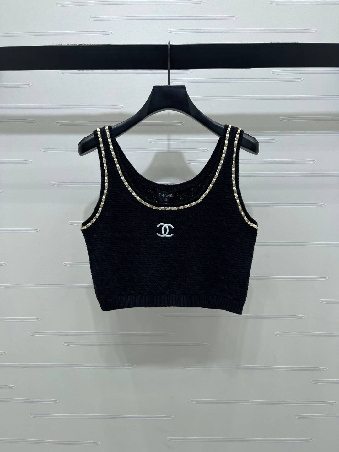 CHANEL シャネル ノースリーブトップス ロゴ ショート丈 ブラック