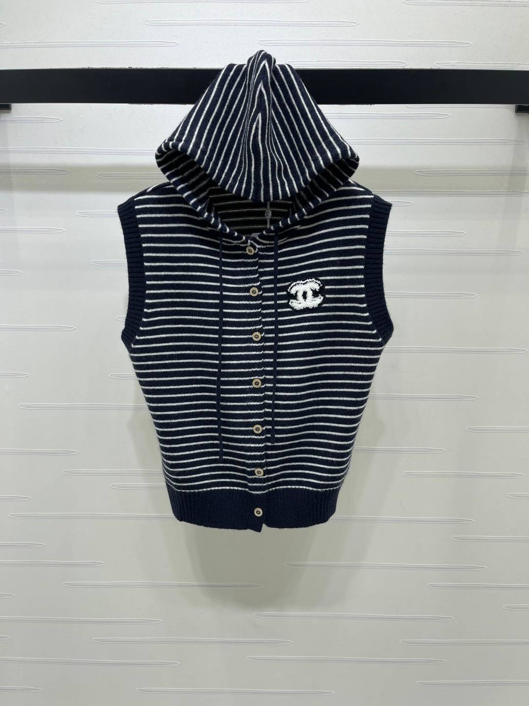 CHANEL シャネル ベスト 前開き ロゴ ブラック ホワイト