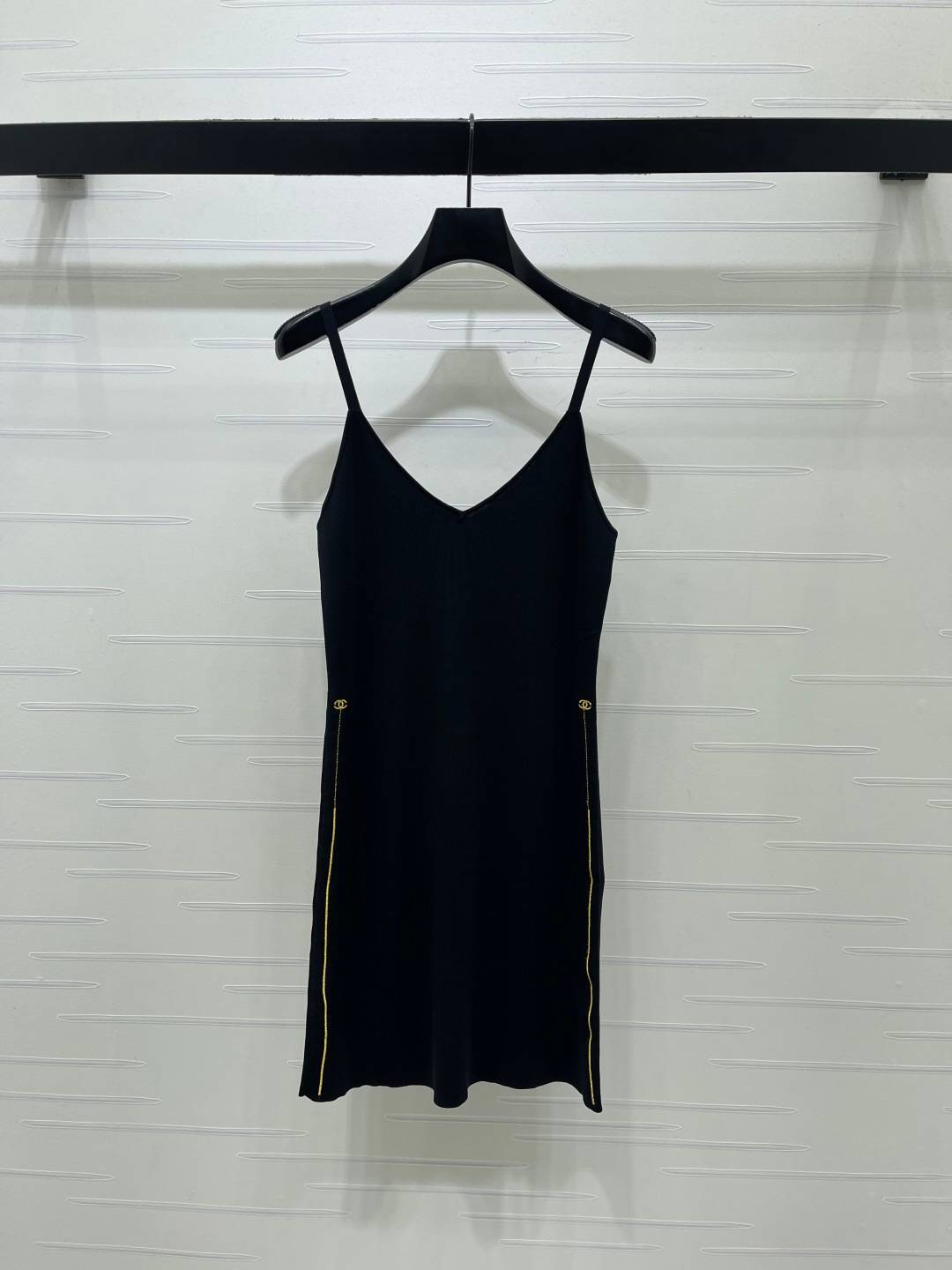 CHANEL シャネル Vネック ノースリーブトップス ブラック