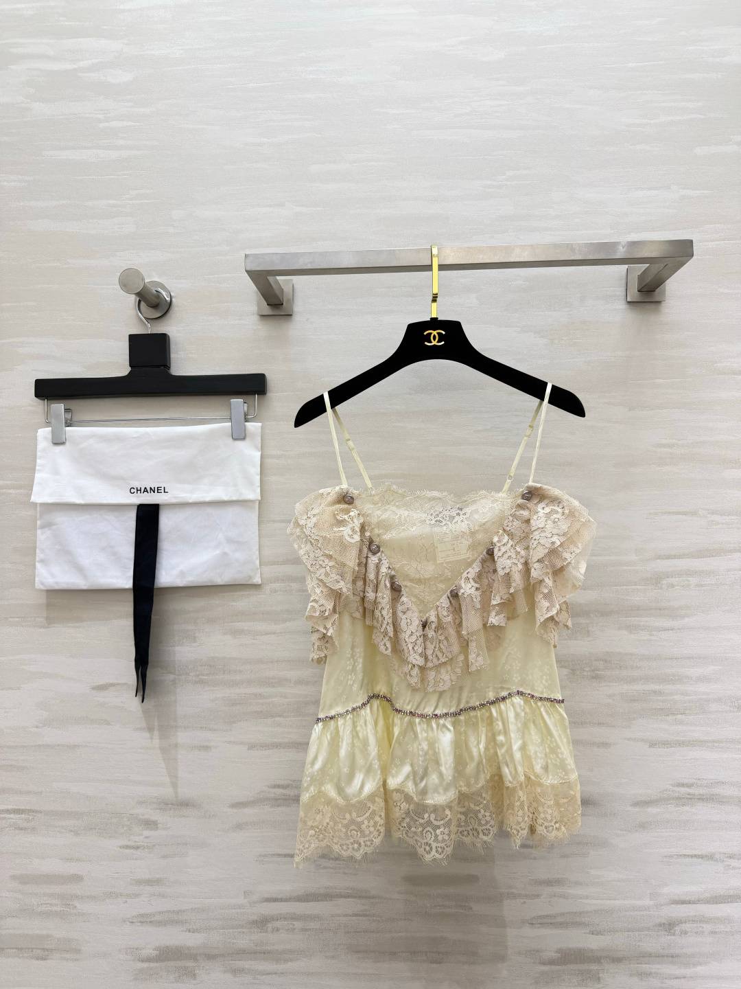 CHANEL シャネル ノースリーブトップス 睫毛レース ショート丈 クリーム
