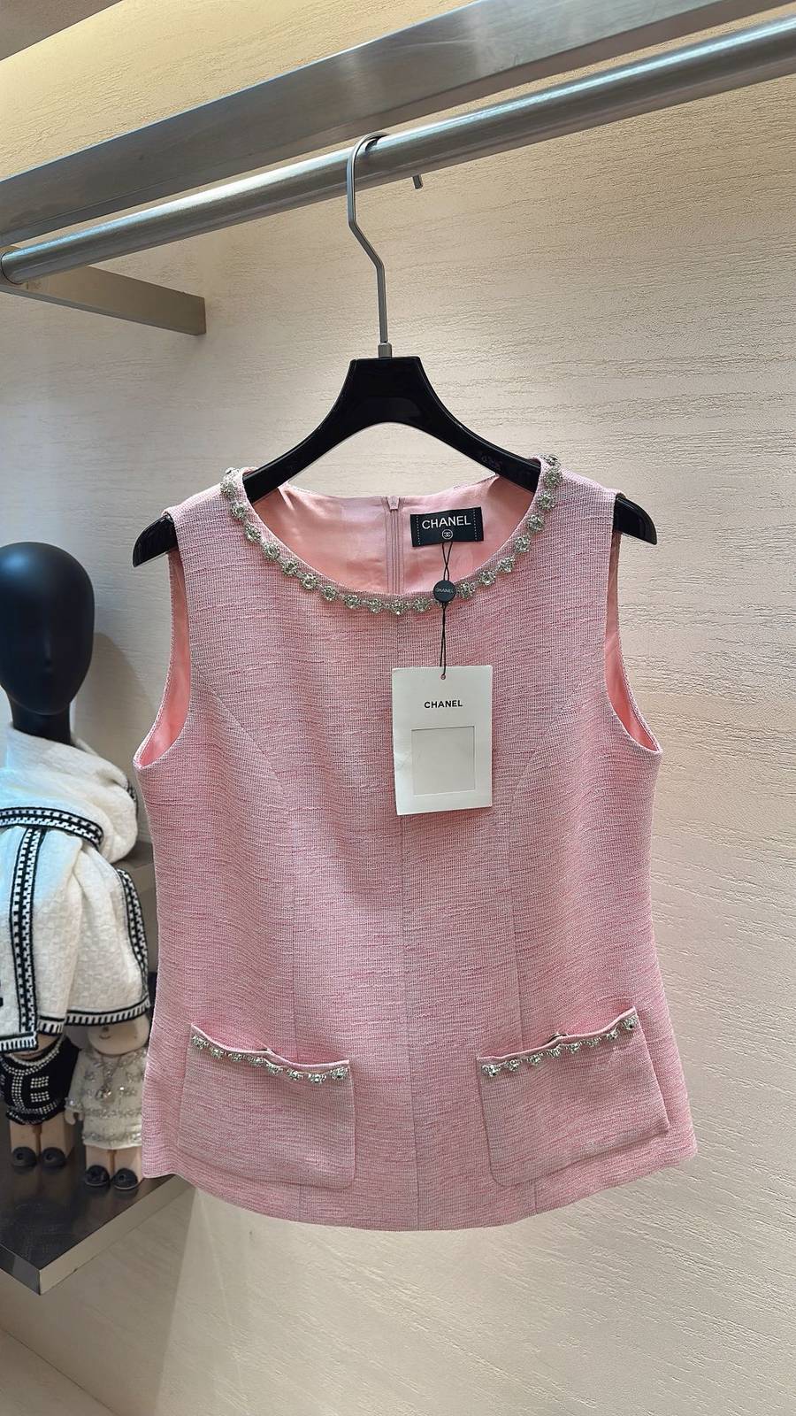 CHANEL シャネル ノースリーブトップス ラインストーン装飾 レディース ピンク