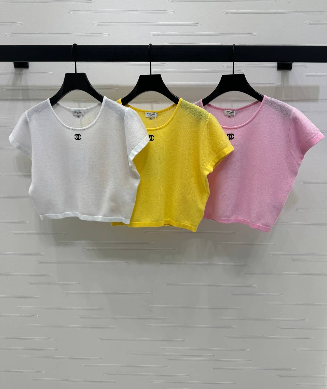 CHANEL シャネル ニットトップス クルーネック ショート丈 半袖 ホワイト イエロー ピンク