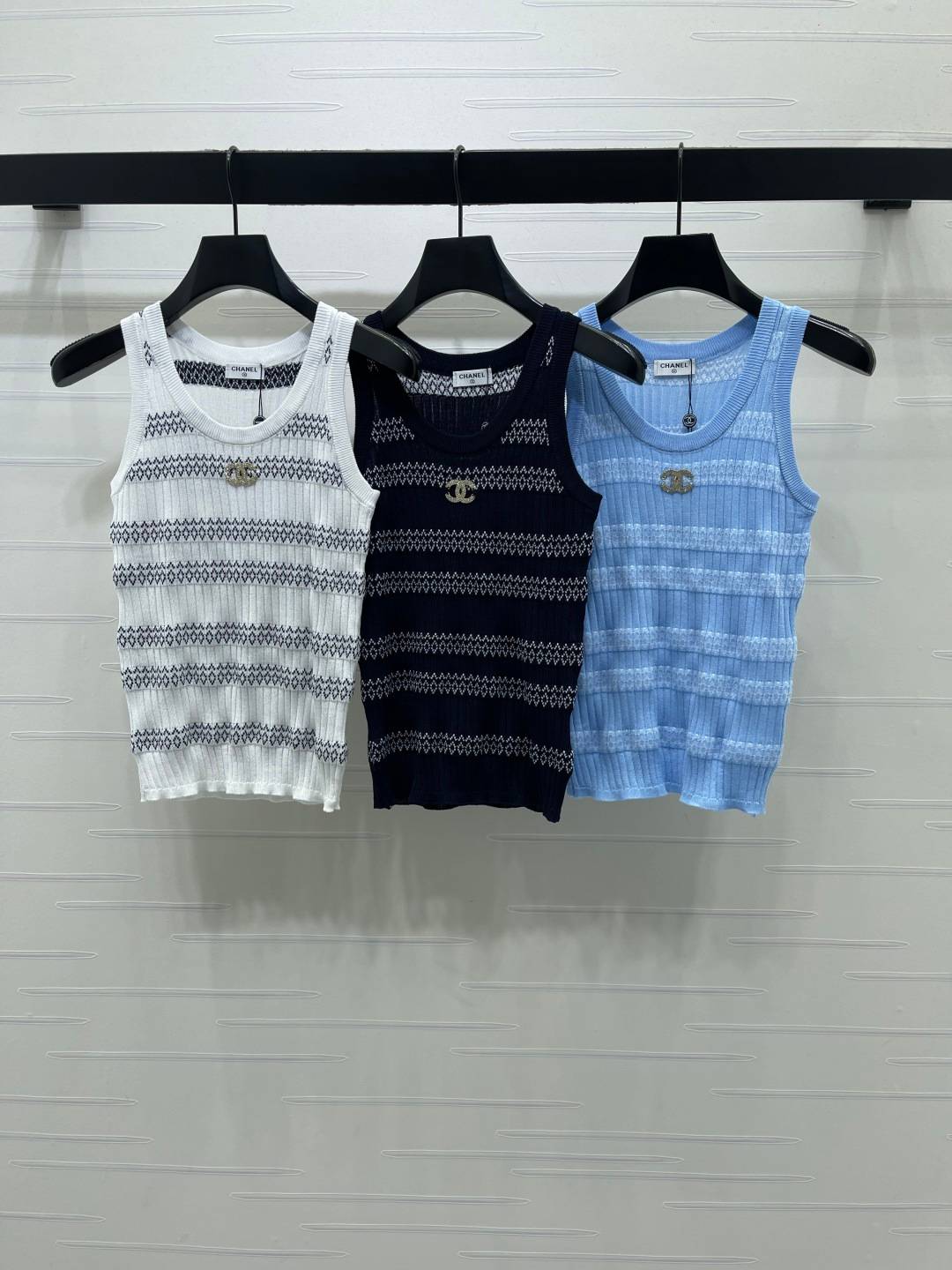 CHANEL シャネル ニットベスト クルーネック ショート丈 ホワイト