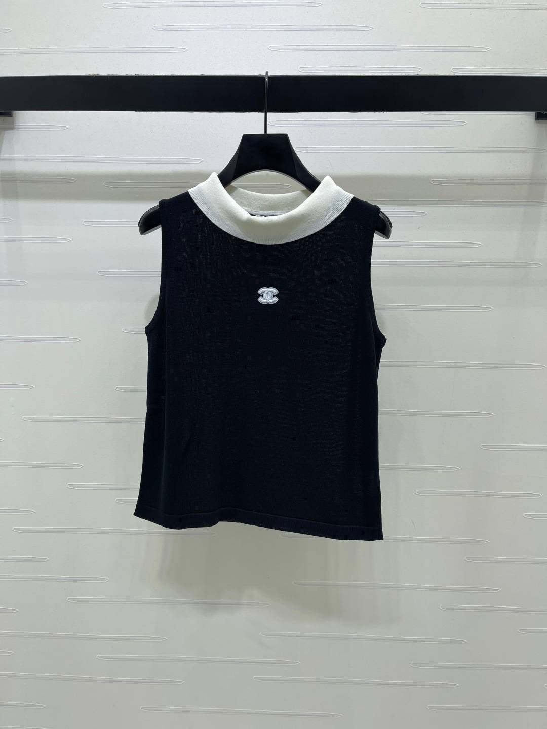 CHANEL シャネル ニットベスト ノースリーブ クルーネック ショート丈 ブラック