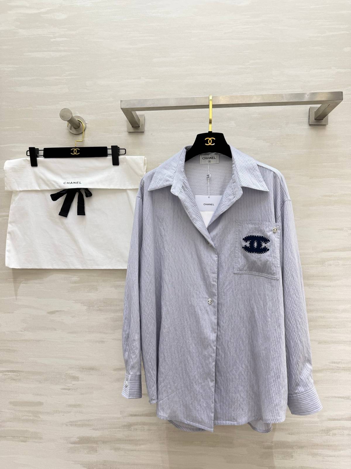 CHANEL シャネル ポケット付きストライプシャツ 米白 浅藍
