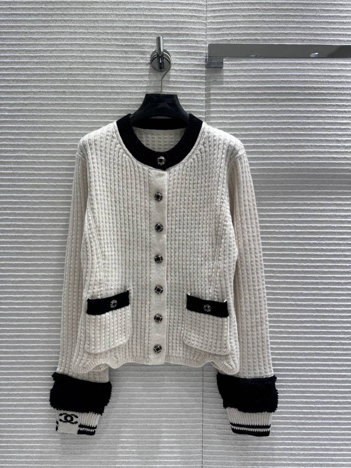 CHANEL シャネル ニットカーディガン ロング丈 ボタン ブラック