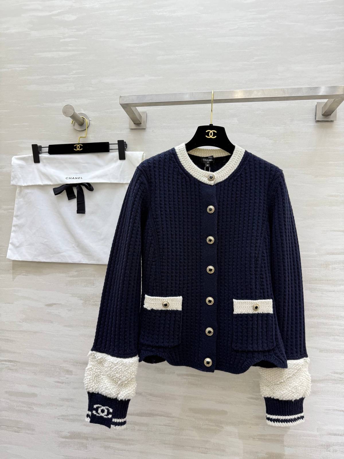 CHANEL シャネル ニットカーディガン 長袖 ボタン ブラック