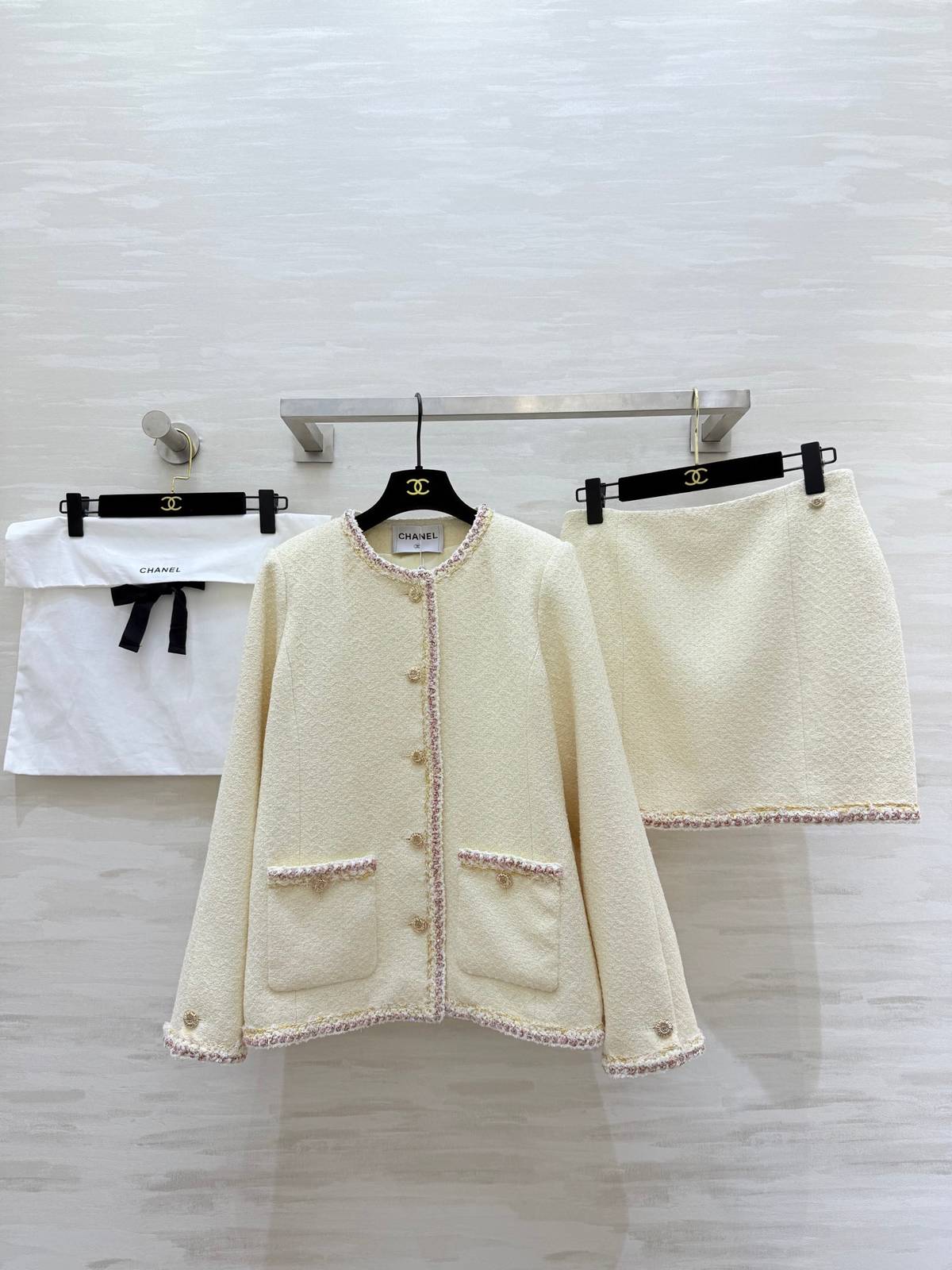 CHANEL シャネル ツイードジャケット ノーカラー ショート丈 ベージュ