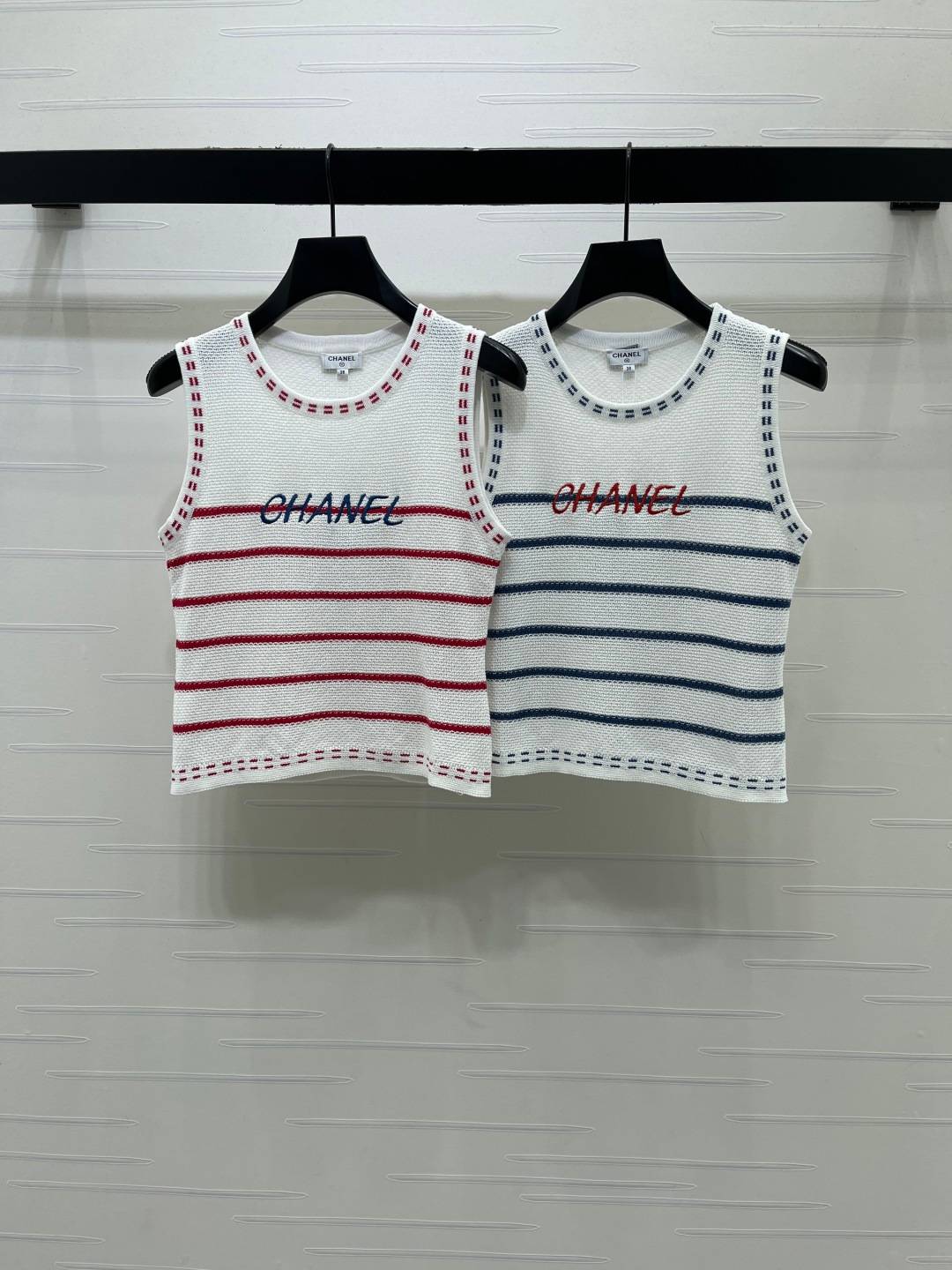 CHANEL シャネル ニットベスト リブニット クルーネック ホワイト レッド