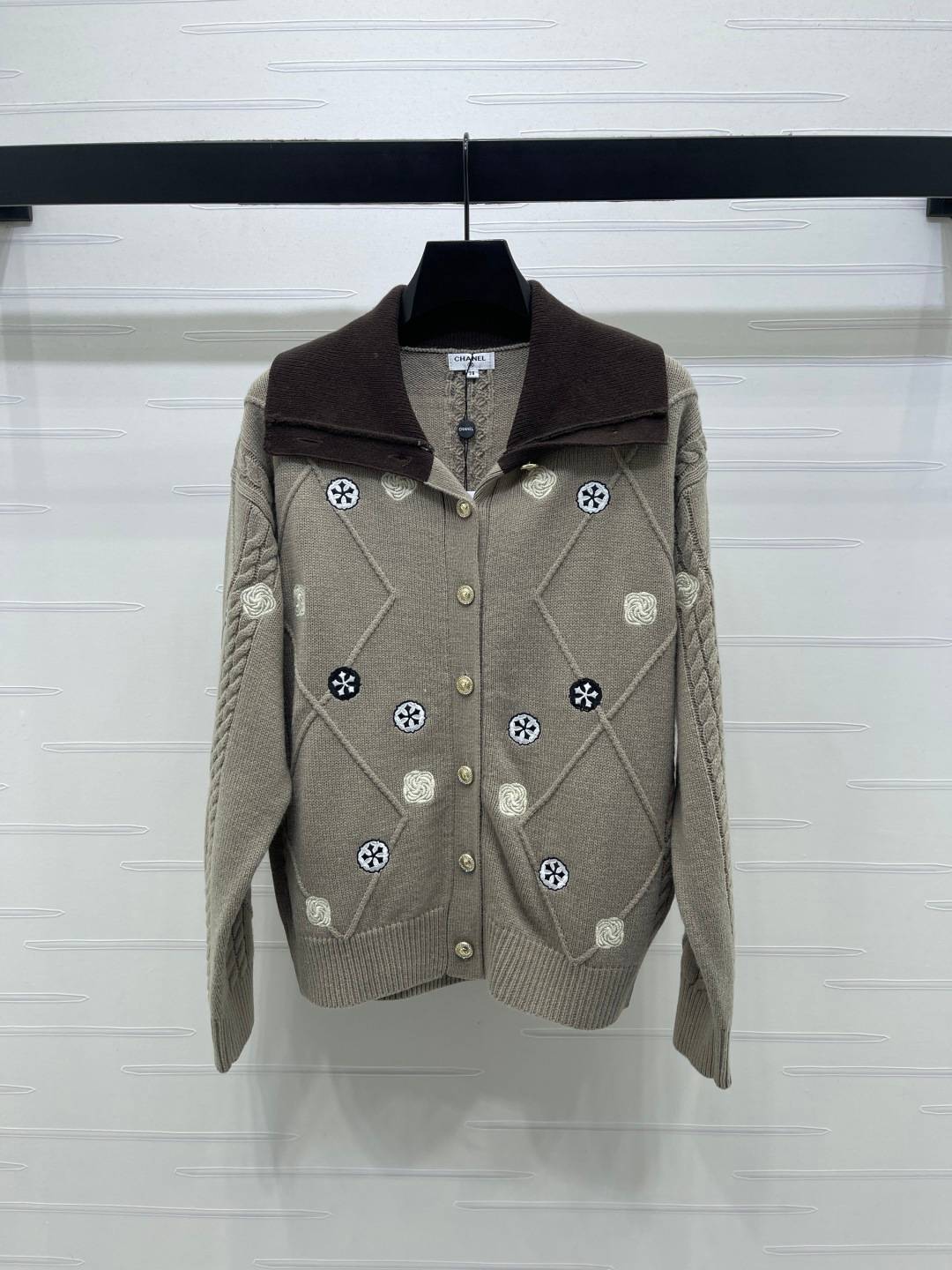 CHANEL シャネル ニットカーディガン 長袖 ボタン ベージュ