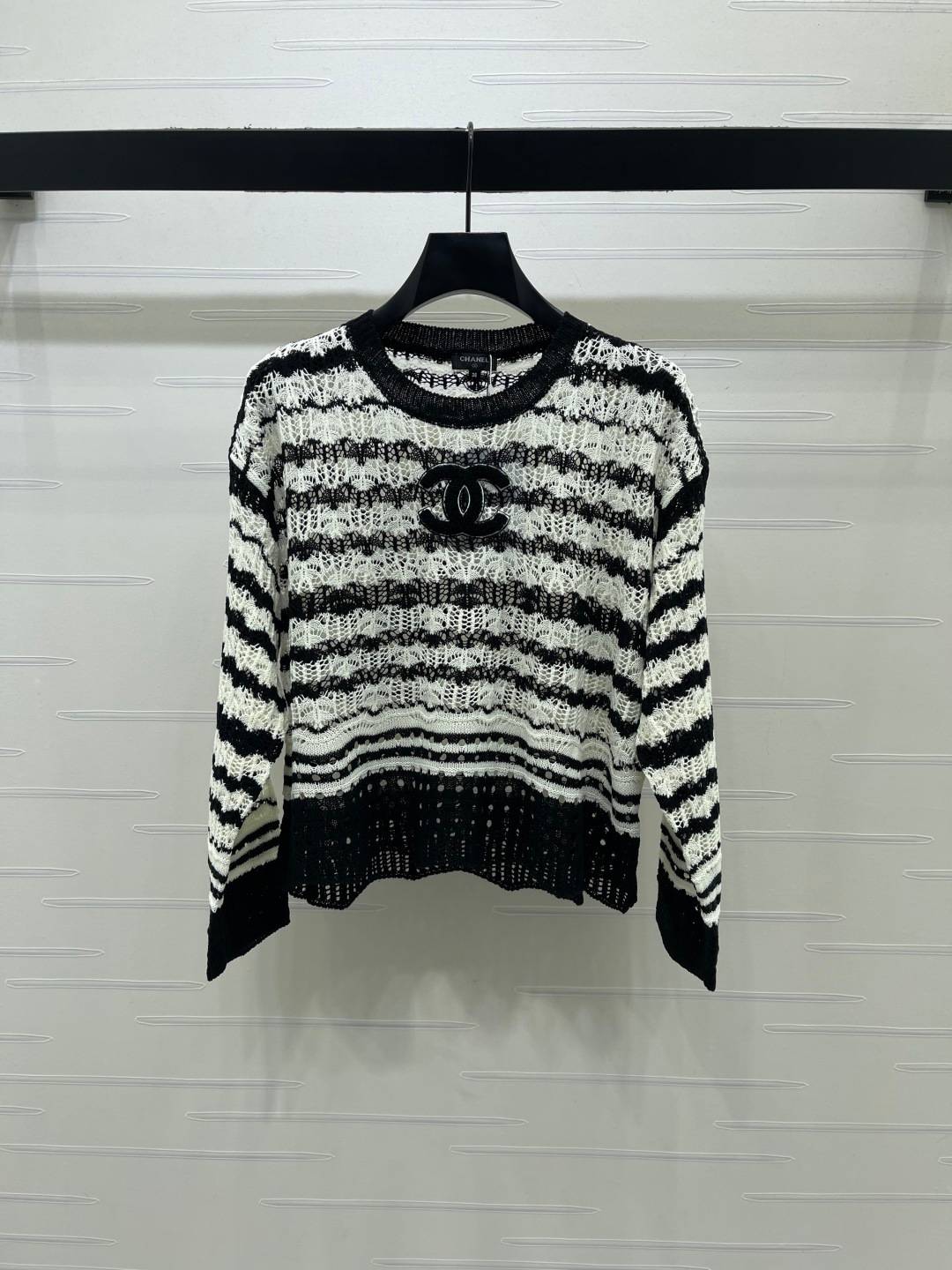 CHANEL シャネル ニットカーディガン 長袖 クルーネック ブラック ホワイト