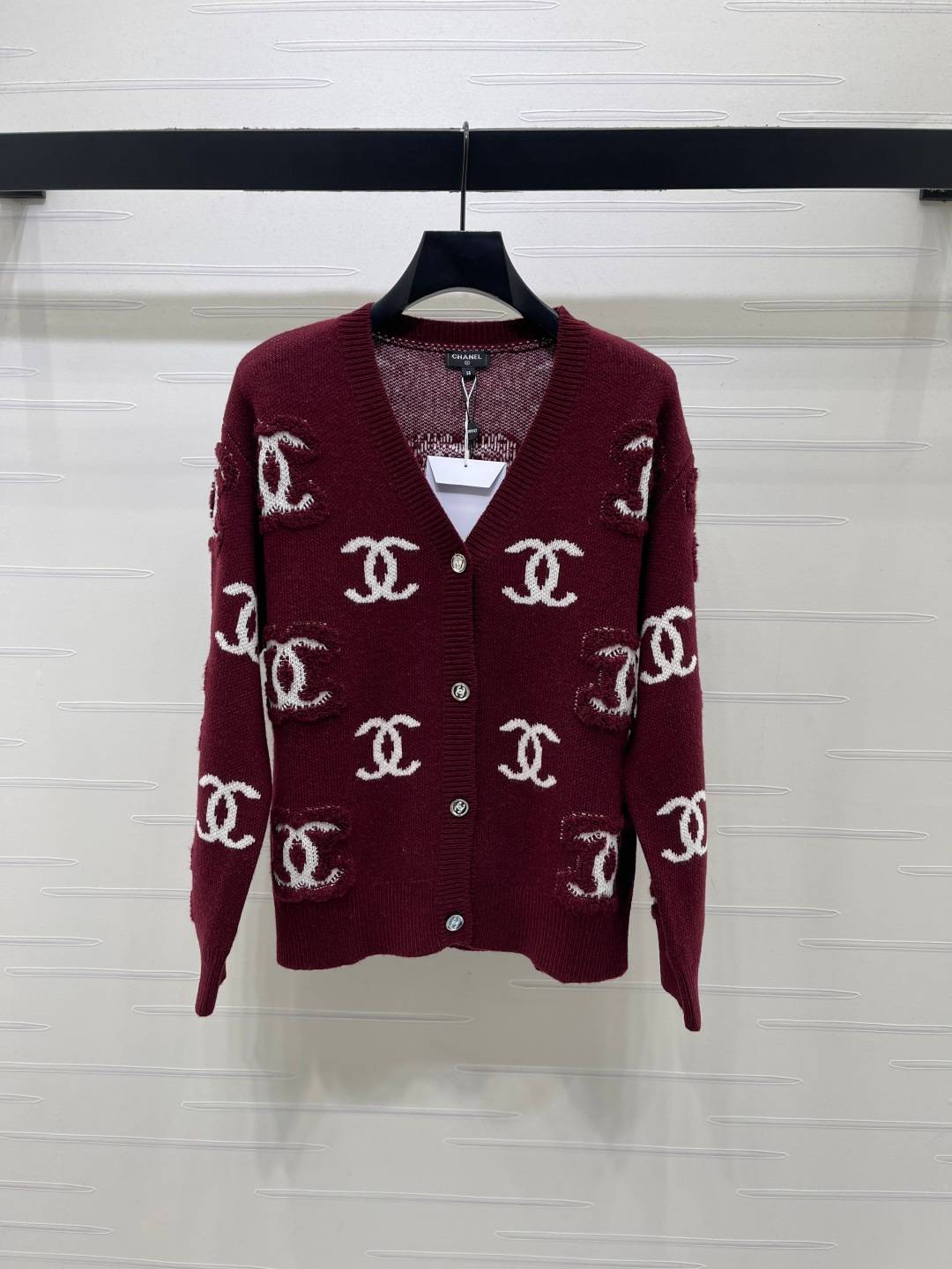 CHANEL シャネル ニットカーディガン 長袖 Vネック ボタン レッド