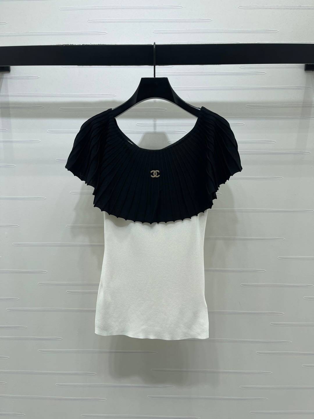 CHANEL シャネル プリーツ ニット 半袖 ワイドネック ブラック ホワイト