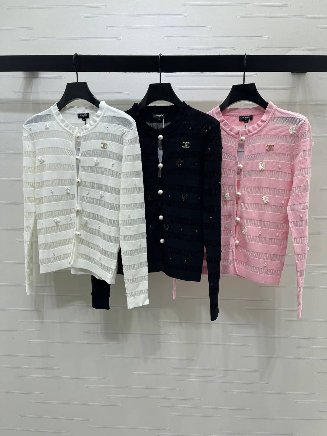 CHANEL シャネル ニットカーディガン 長袖 クルーネック ホワイト ブラック ピンク