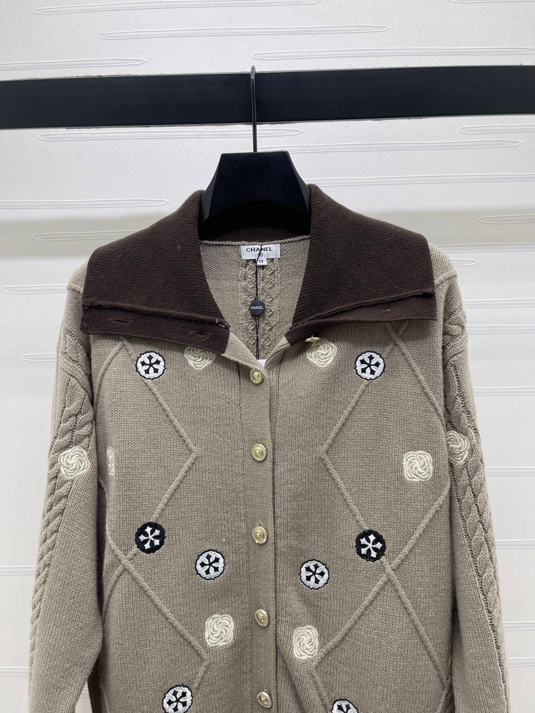 CHANEL シャネル ニットカーディガン 長袖 ボタン ベージュ