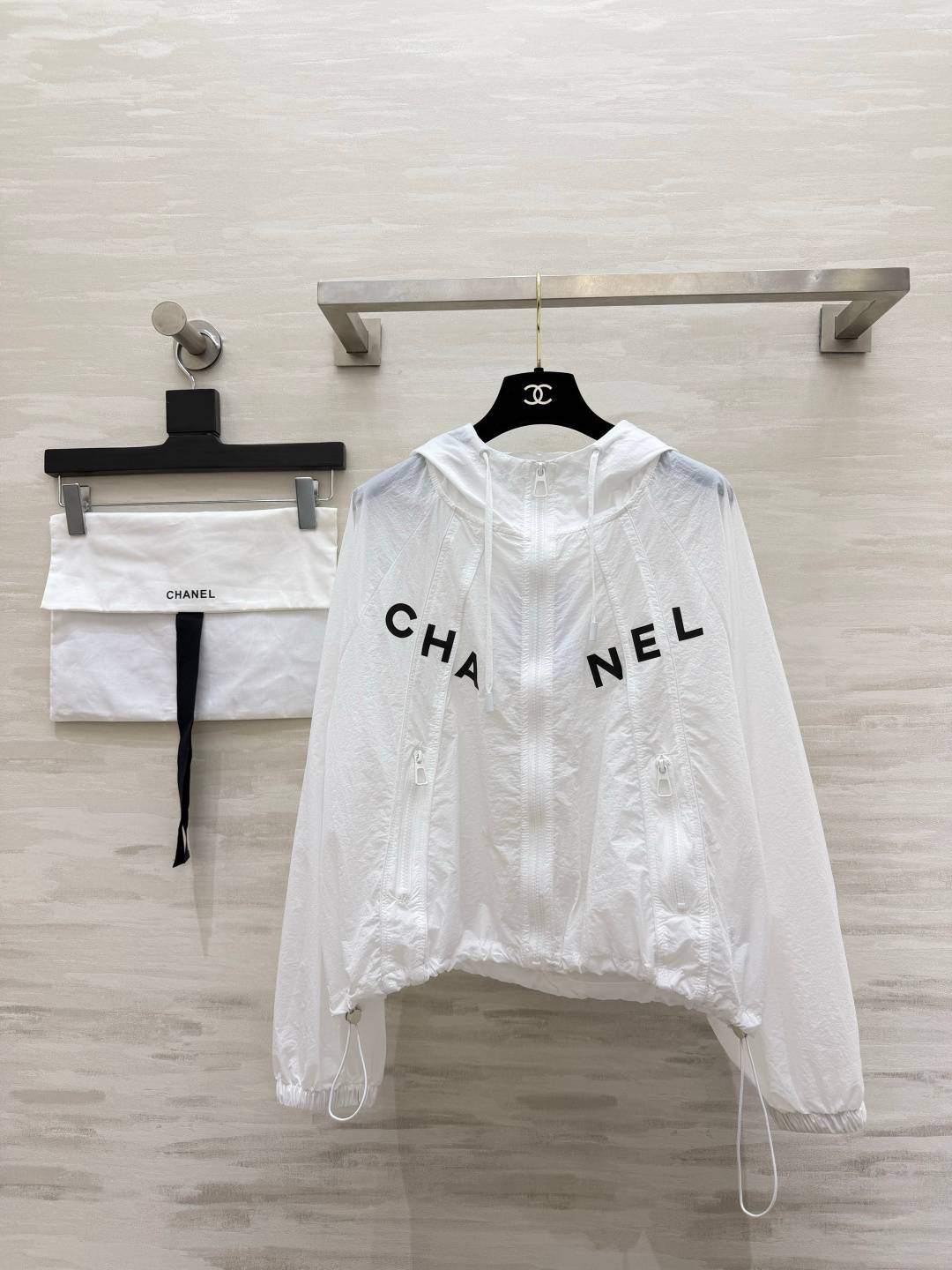 CHANEL シャネル ジャケット ショート丈 ジップアップ ロゴ ホワイト